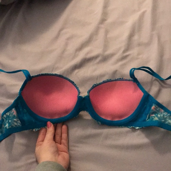 Pink Bra - Picture 3 of 3